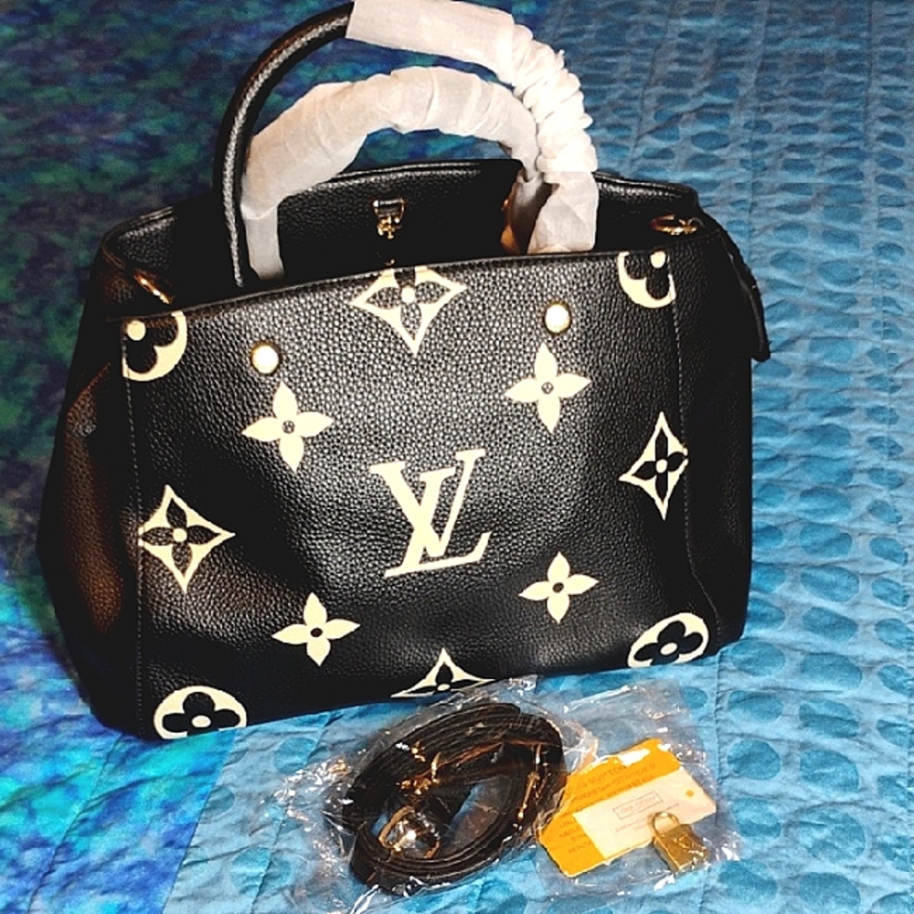 Gorgeous New Monogram Fashion Tote, Black & Cream, W Dust Bag, Strap, Lock & Key